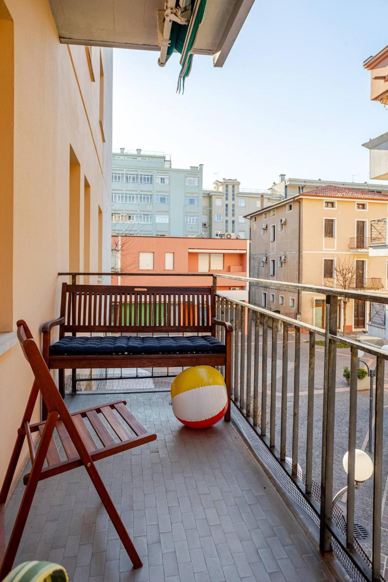 Sunny Home, Appartamento In Centro E Vicino Alla Spiaggia Grado Eksteriør billede